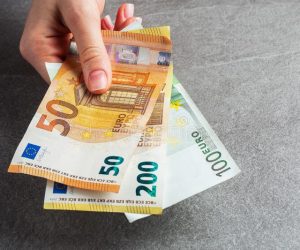 giving-euros